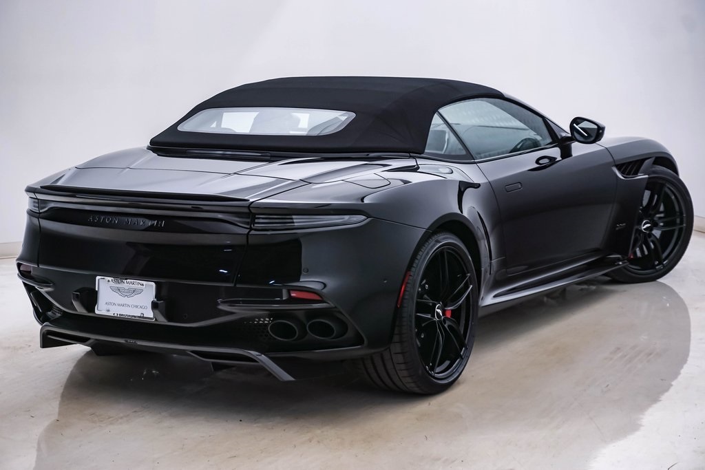 2022 Aston Martin DBS Superleggera 10