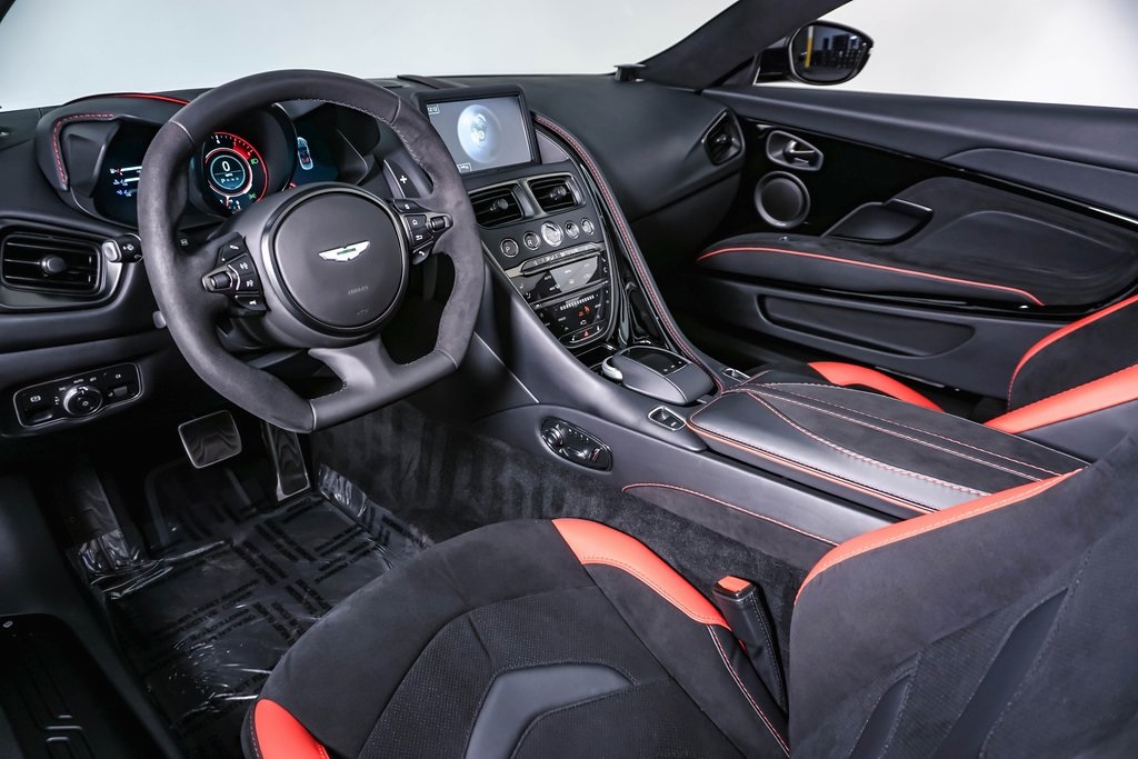 2022 Aston Martin DBS Superleggera 26