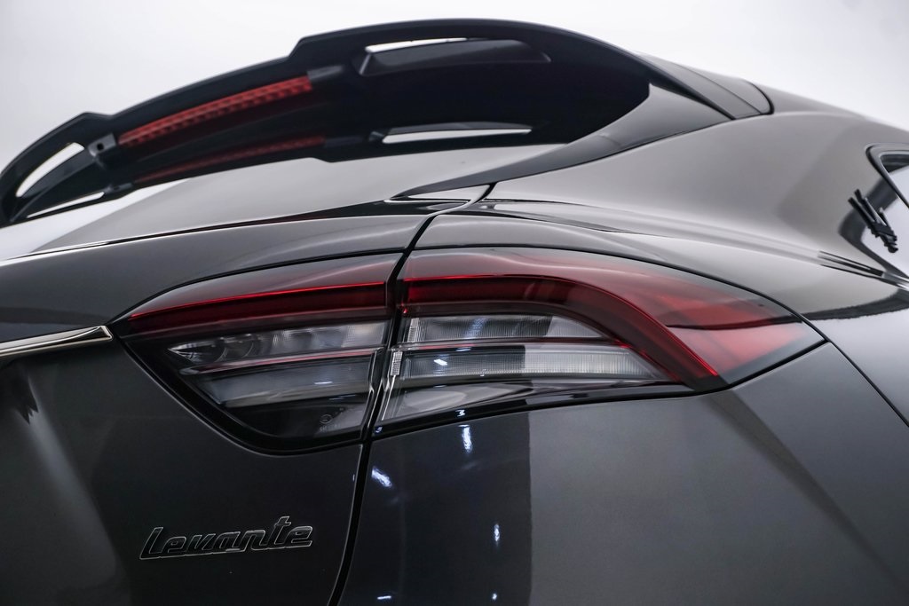 2022 Maserati Levante Modena 13