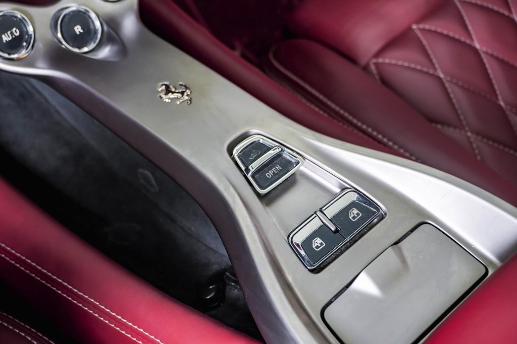 2011 Ferrari California Base 34