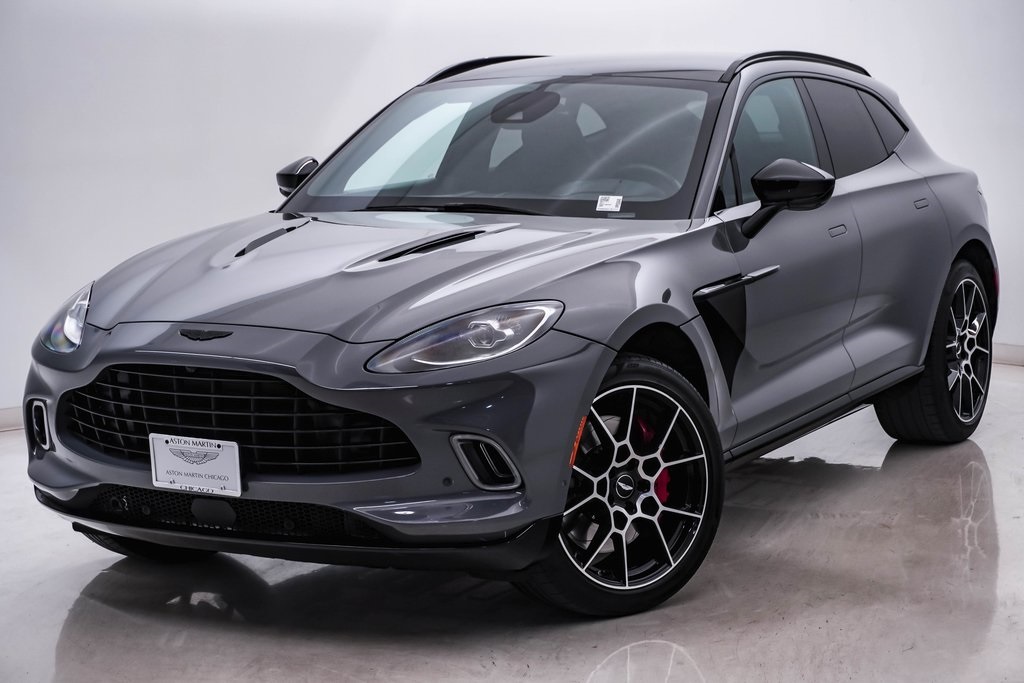 2021 Aston Martin DBX SUV 3