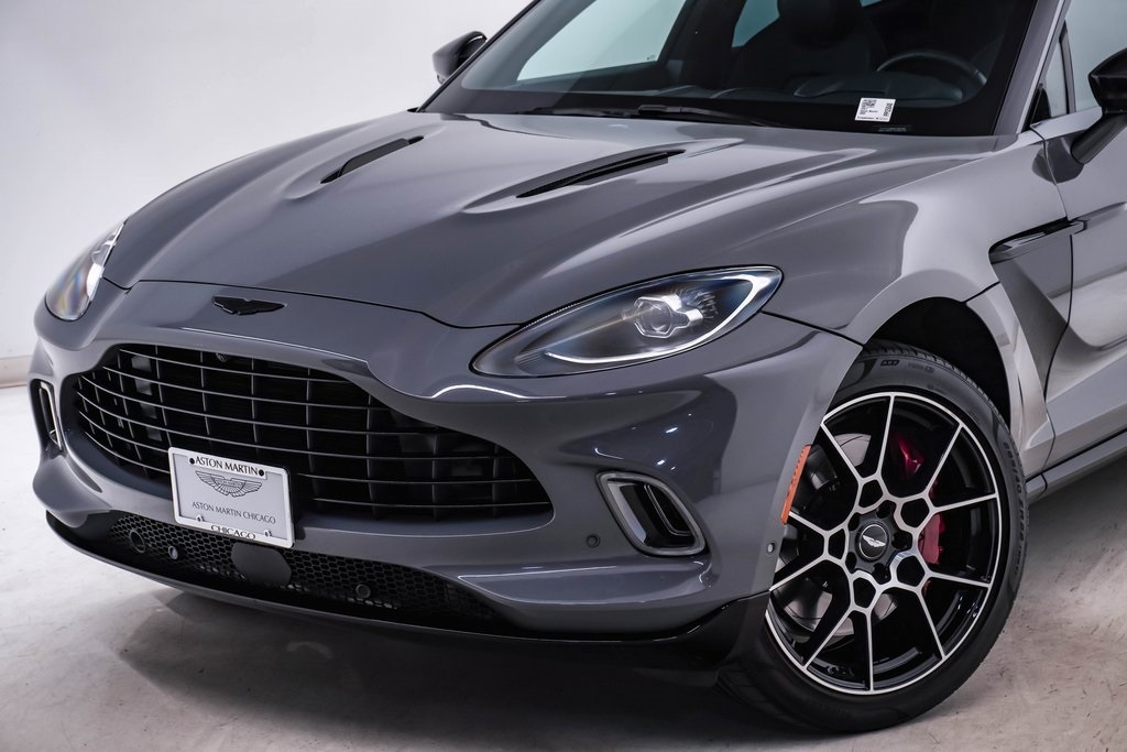 2021 Aston Martin DBX SUV 4