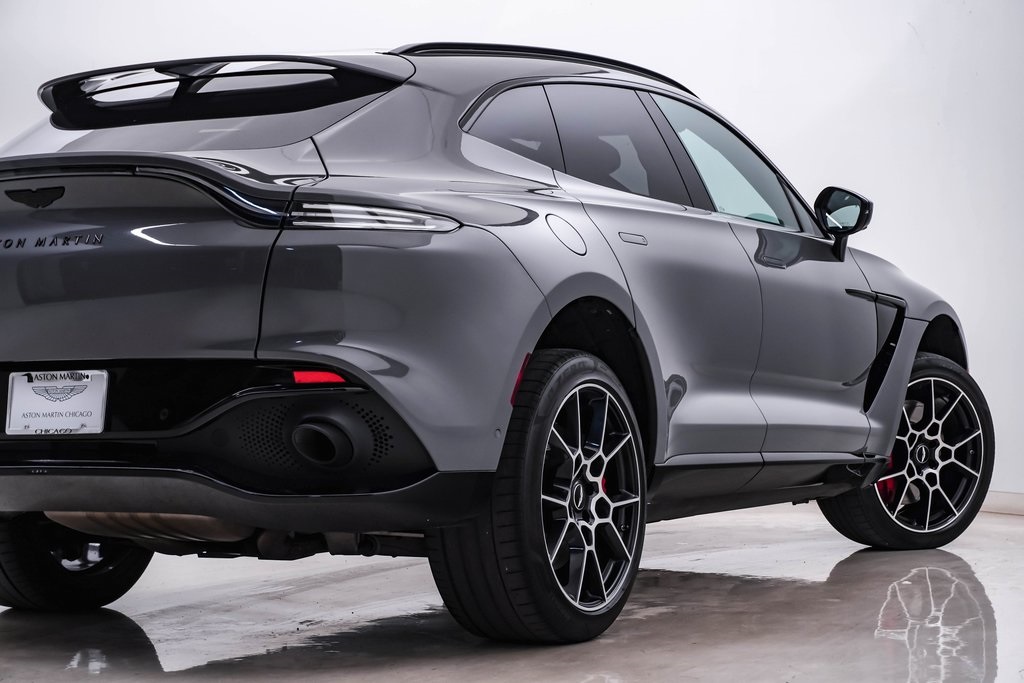 2021 Aston Martin DBX SUV 10