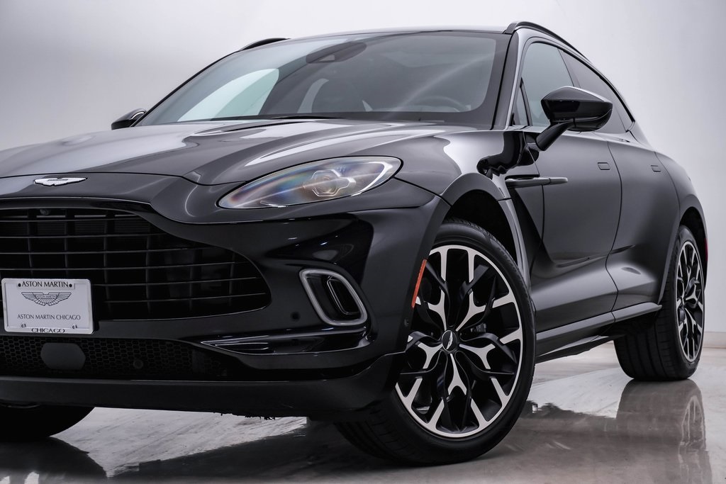 2021 Aston Martin DBX SUV 2