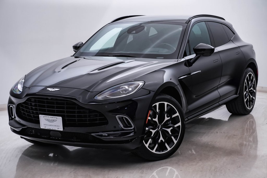 2021 Aston Martin DBX SUV 3