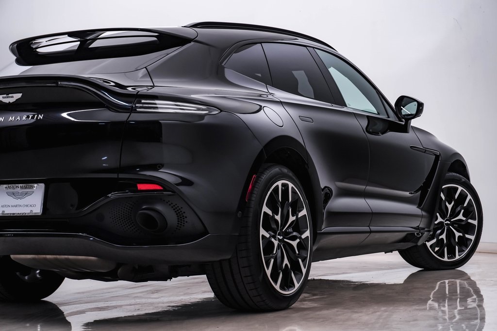 2021 Aston Martin DBX SUV 10