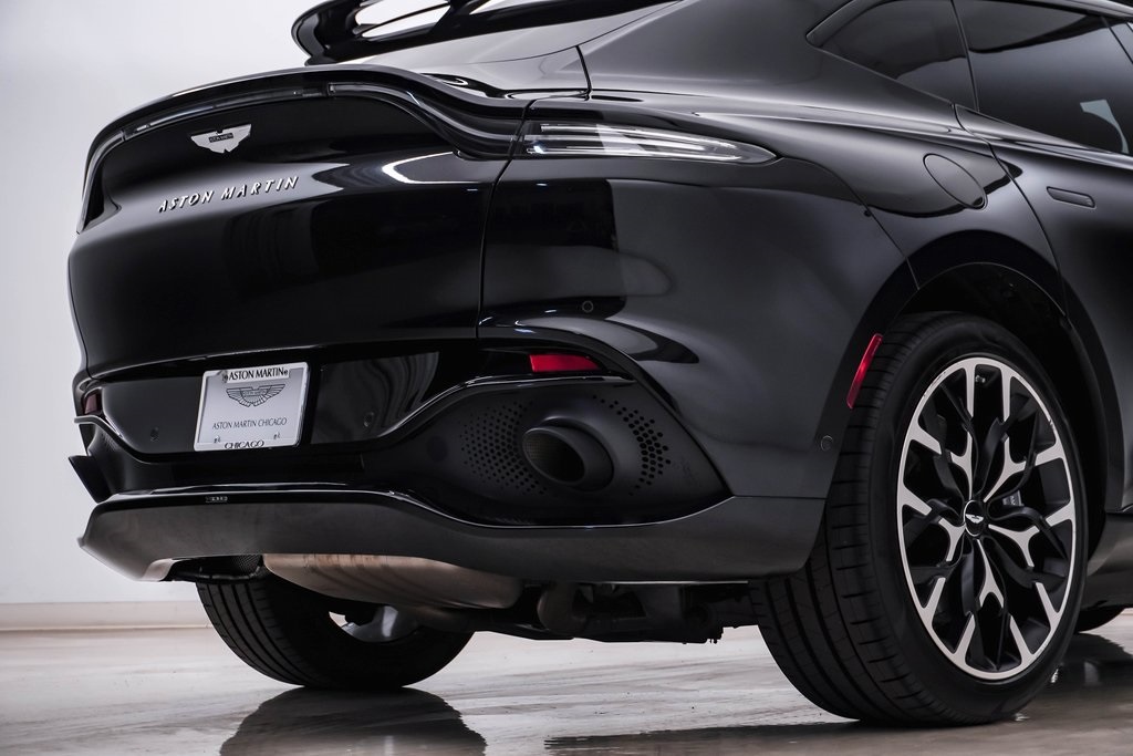 2021 Aston Martin DBX SUV 12