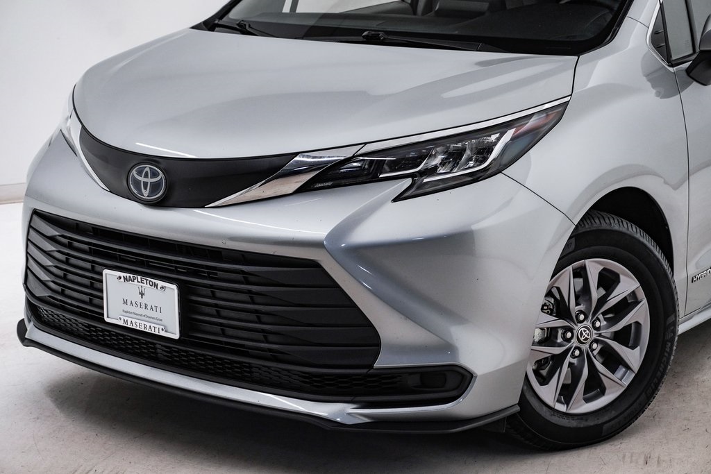 2021 Toyota Sienna LE 4