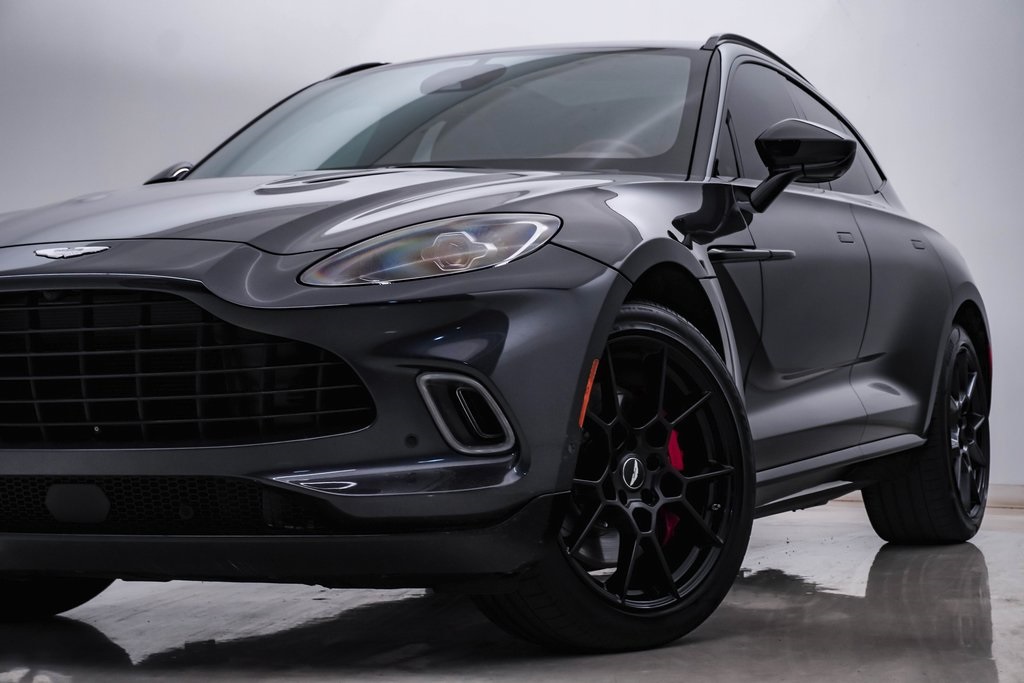 2021 Aston Martin DBX SUV 2