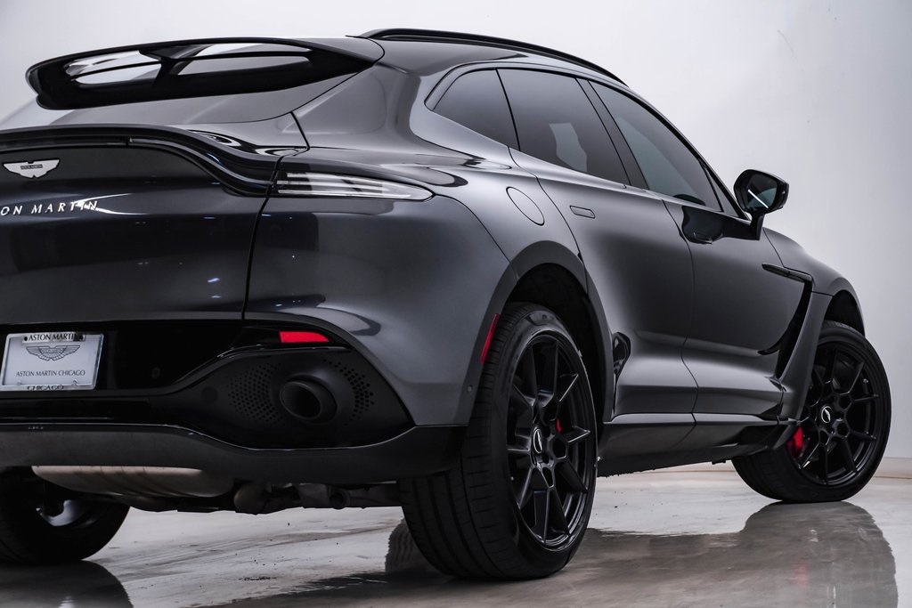 2021 Aston Martin DBX SUV 10