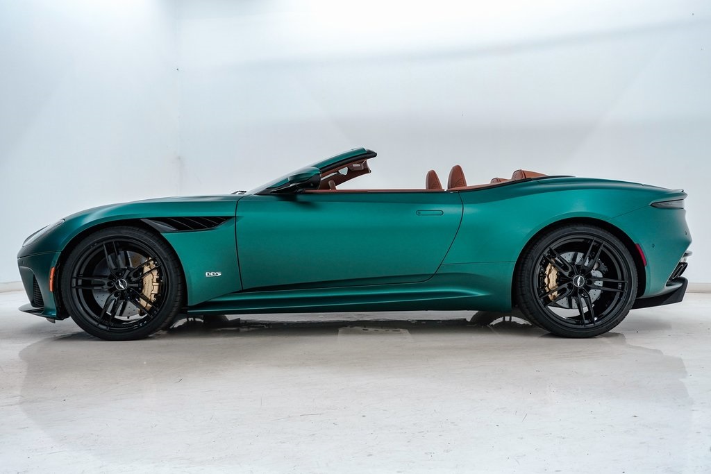 2023 Aston Martin DBS Volante 7