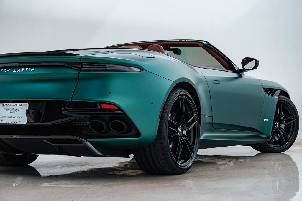 2023 Aston Martin DBS Volante 15