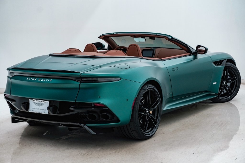 2023 Aston Martin DBS Volante 16