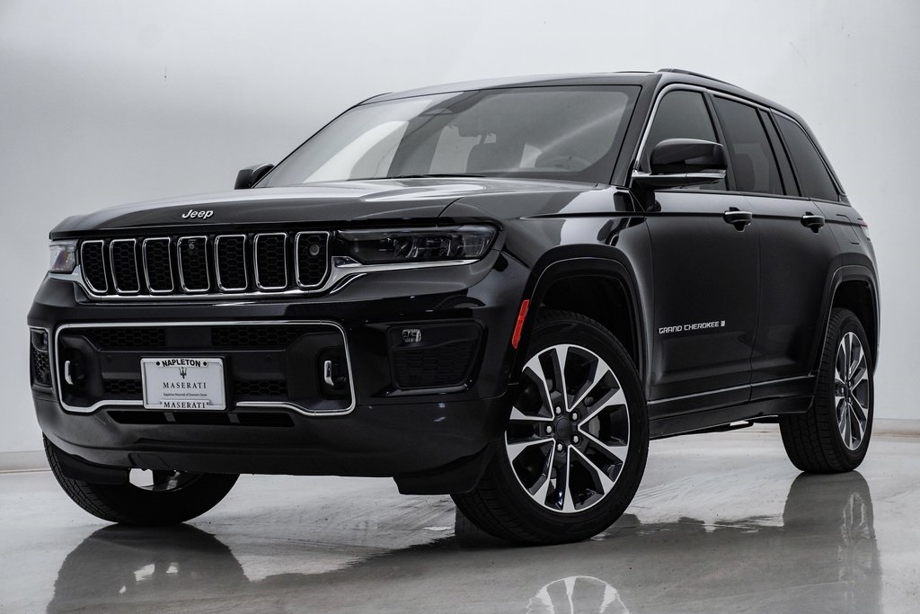 2023 Jeep Grand Cherokee Overland 1