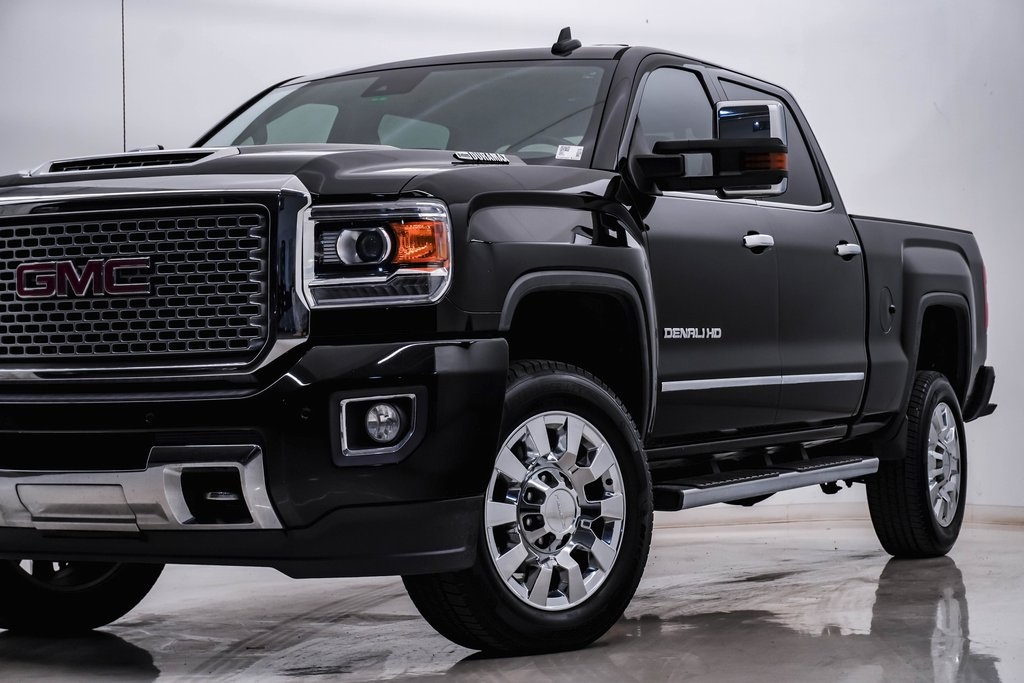 2017 GMC Sierra 2500HD Denali 2