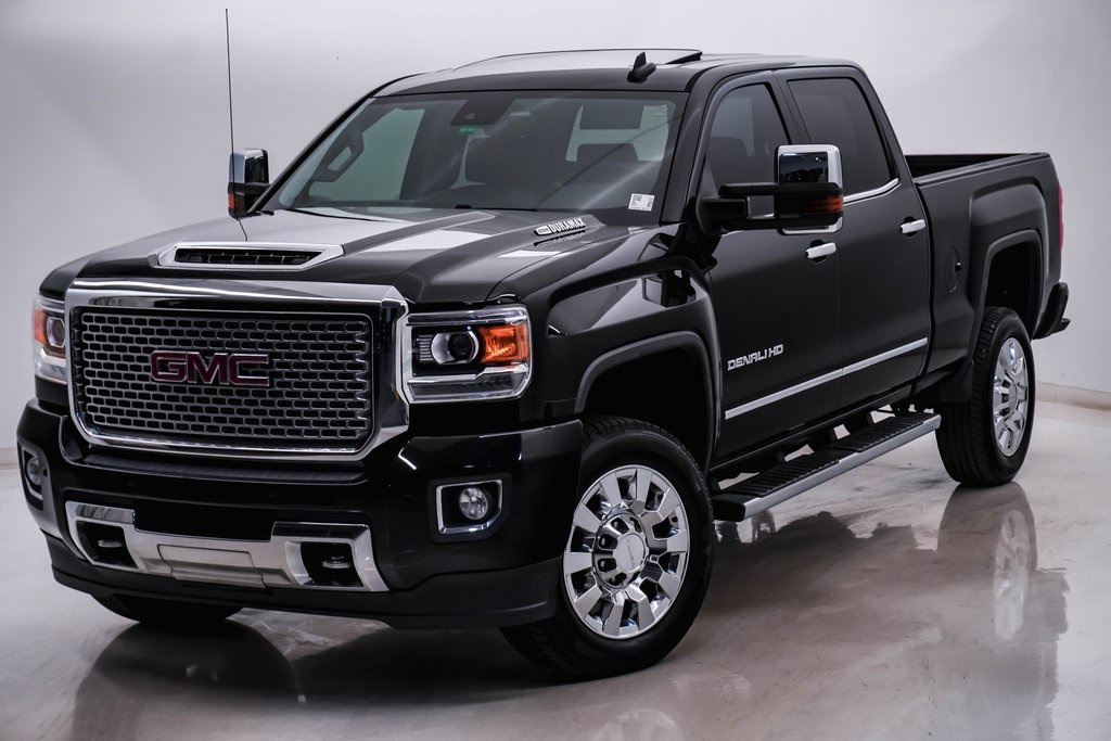 2017 GMC Sierra 2500HD Denali 3