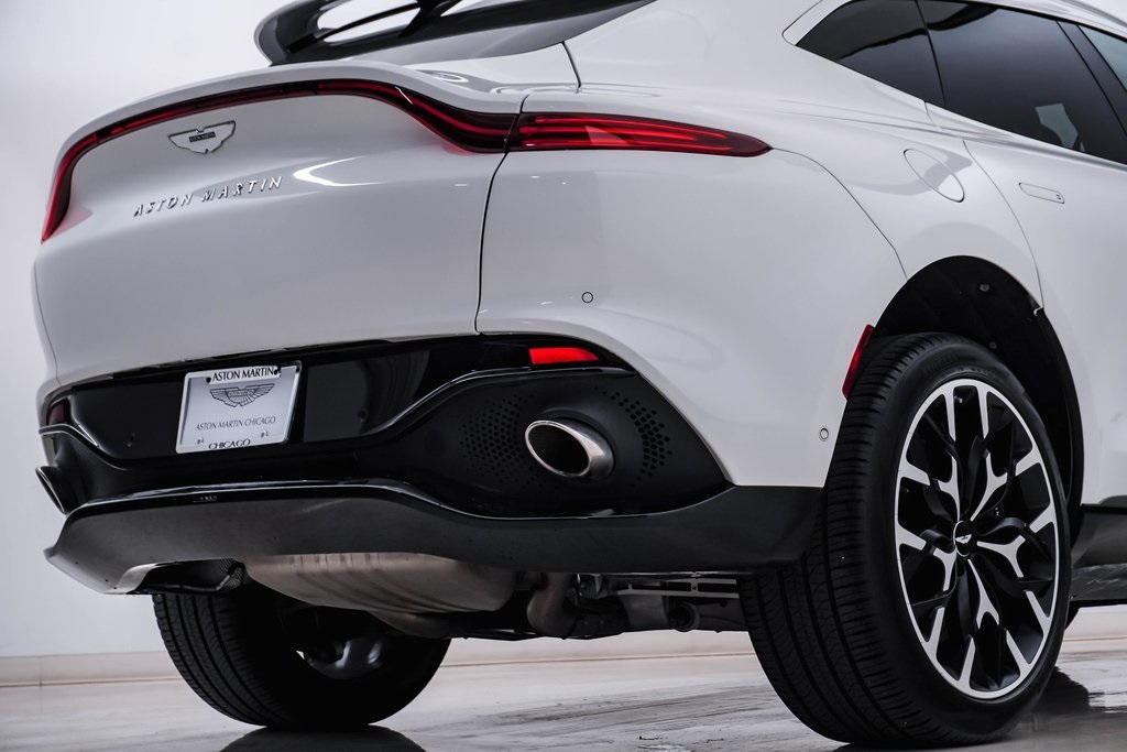 2021 Aston Martin DBX SUV 12