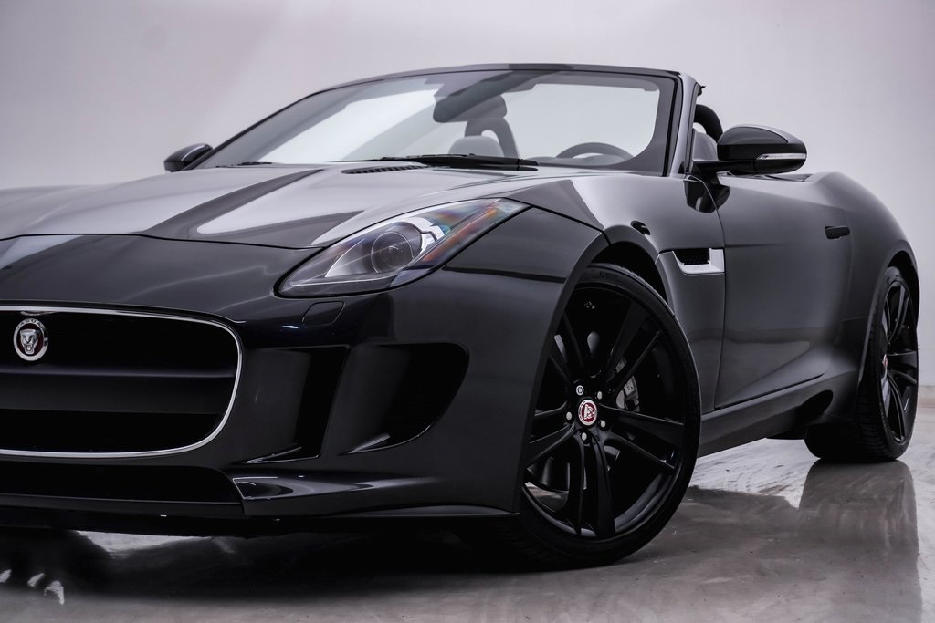 2016 Jaguar F-TYPE Convertible 2