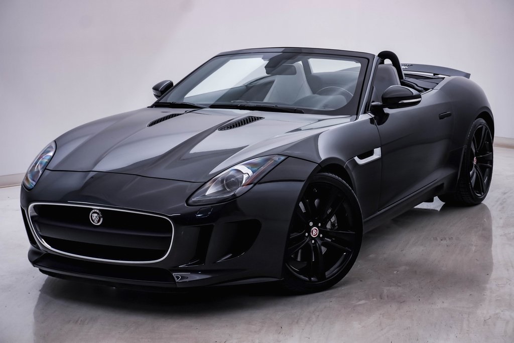 2016 Jaguar F-TYPE Convertible 3