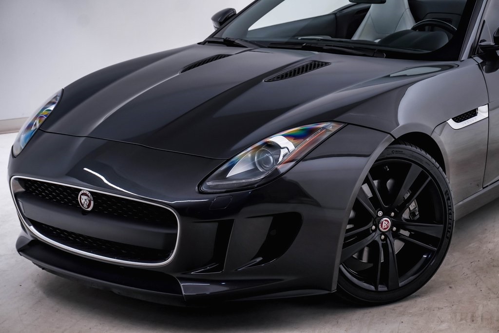 2016 Jaguar F-TYPE Convertible 4