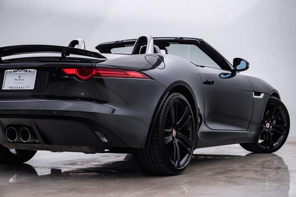 2016 Jaguar F-TYPE Convertible 12