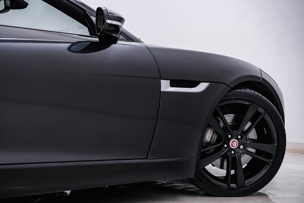 2016 Jaguar F-TYPE Convertible 16