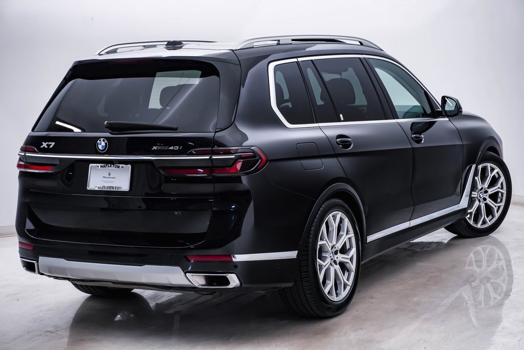 2023 BMW X7 xDrive40i 11