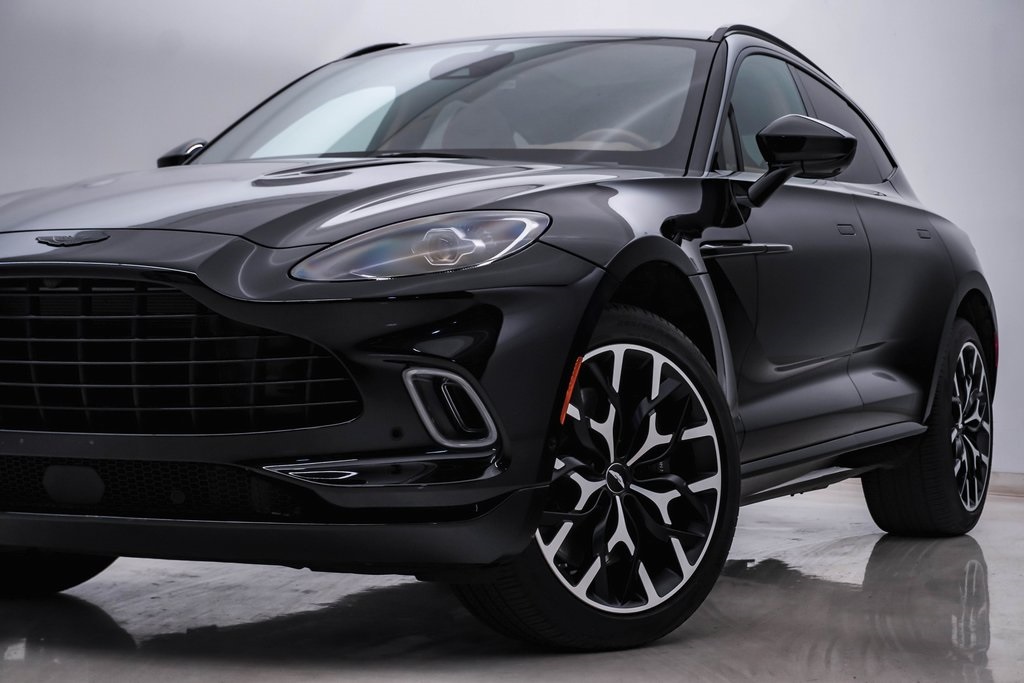 2021 Aston Martin DBX SUV 2