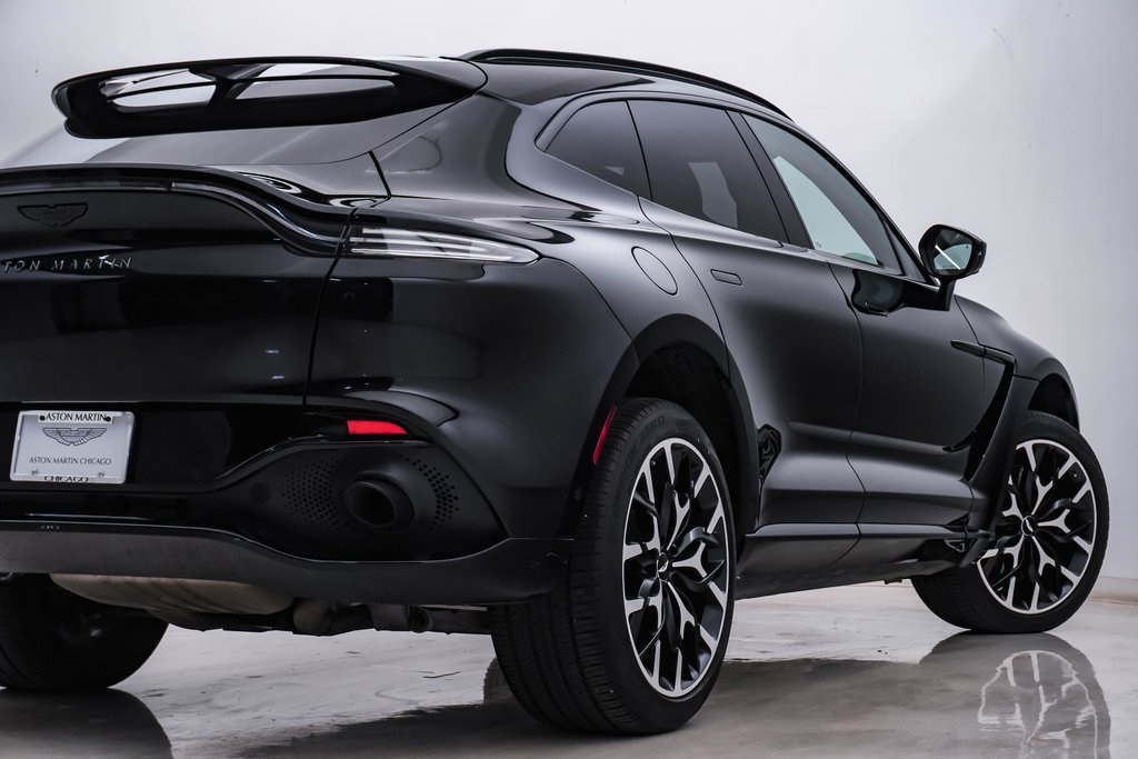 2021 Aston Martin DBX SUV 10