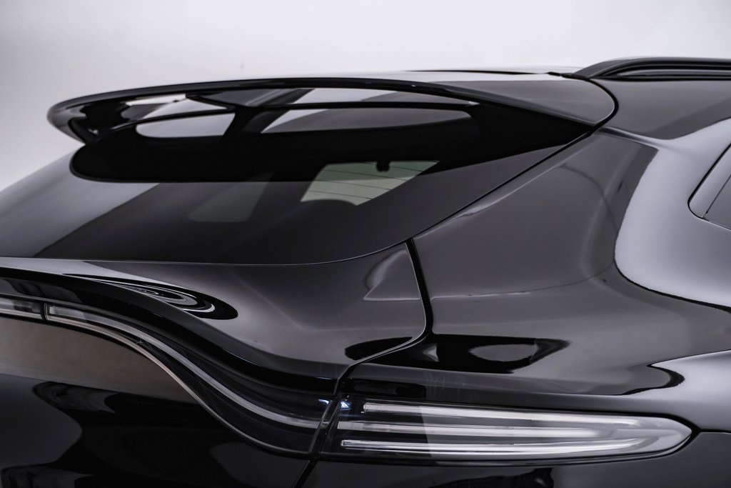 2021 Aston Martin DBX SUV 13