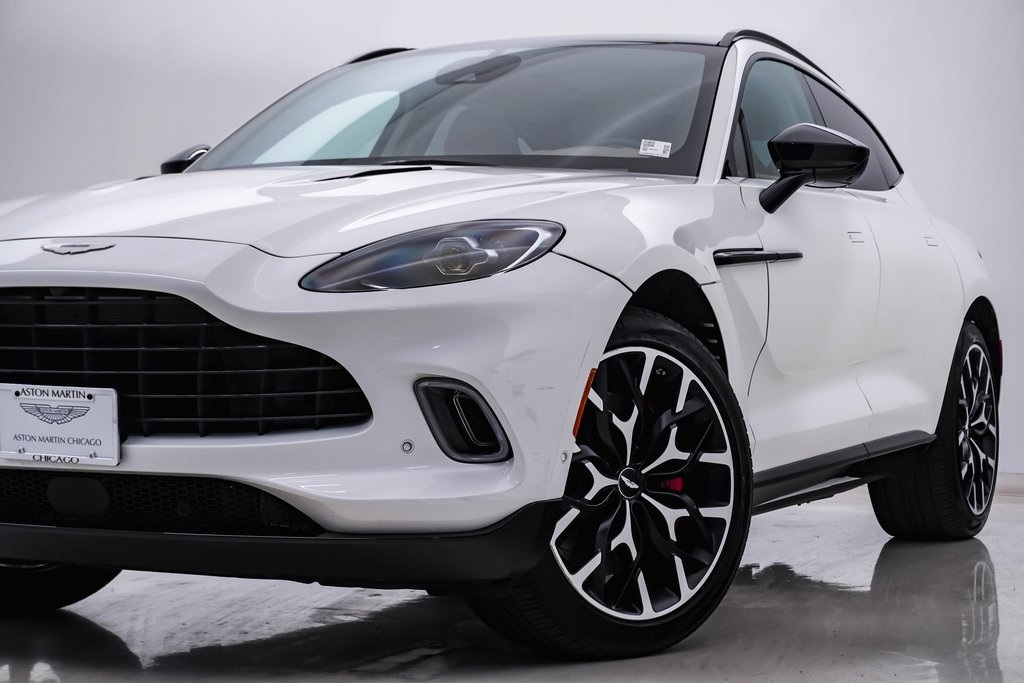 2021 Aston Martin DBX SUV 2