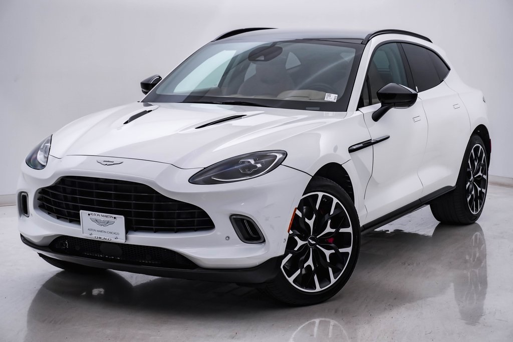 2021 Aston Martin DBX SUV 3