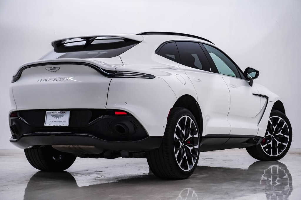 2021 Aston Martin DBX SUV 8