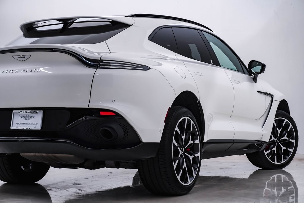 2021 Aston Martin DBX SUV 9