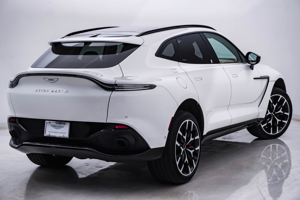 2021 Aston Martin DBX SUV 10