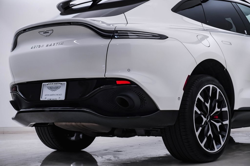 2021 Aston Martin DBX SUV 11