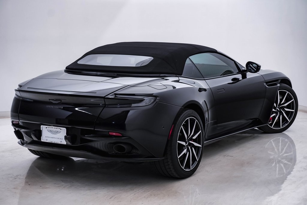 2021 Aston Martin DB11 Volante 8