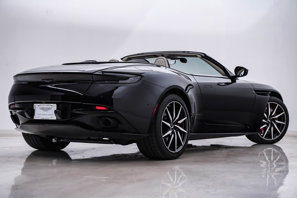 2021 Aston Martin DB11 Volante 10