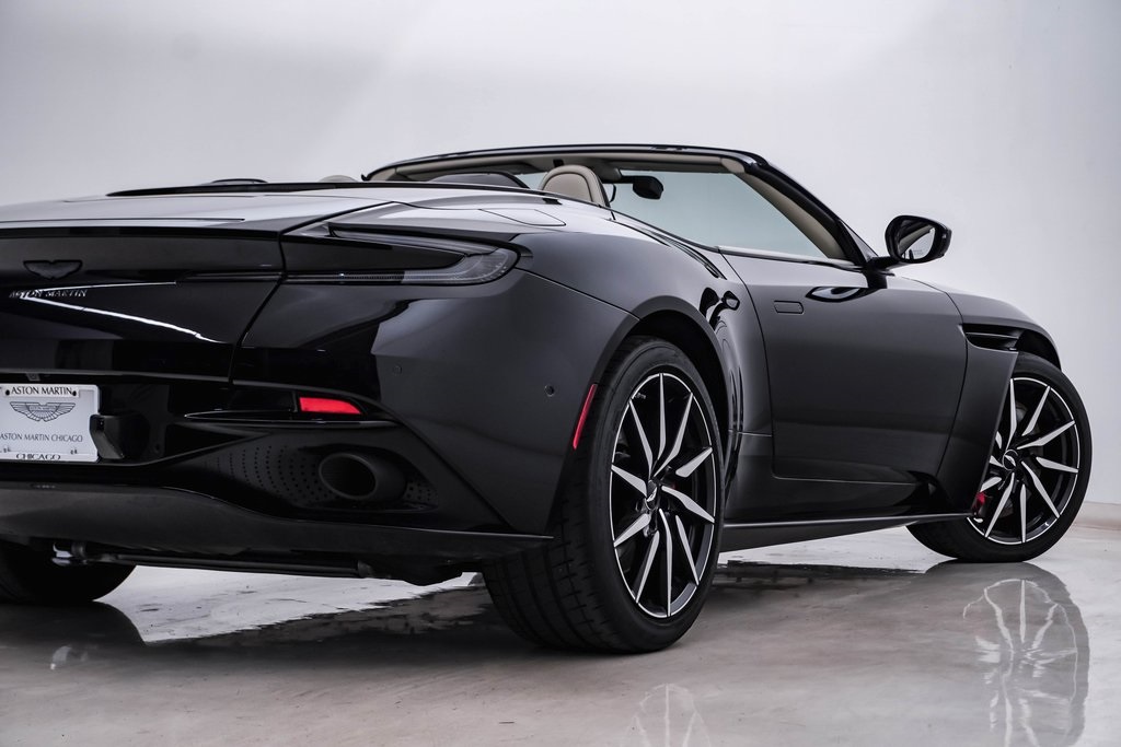 2021 Aston Martin DB11 Volante 11