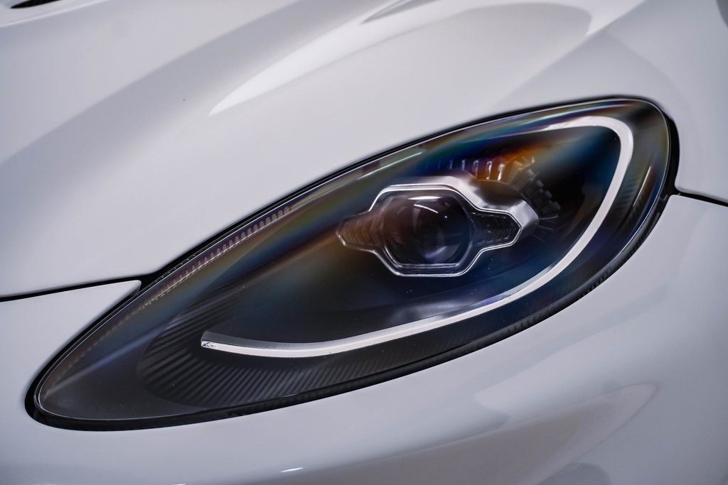 2021 Aston Martin DBX SUV 7