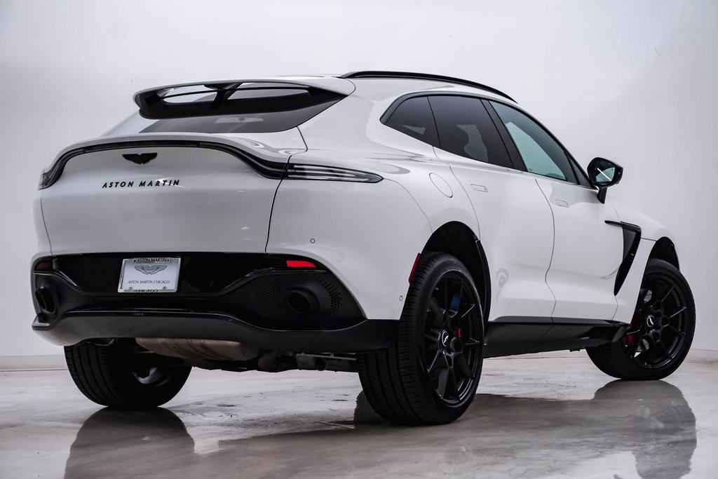 2021 Aston Martin DBX SUV 9