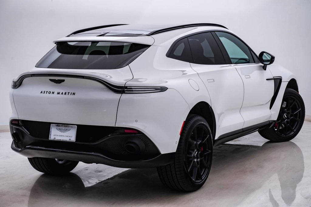 2021 Aston Martin DBX SUV 11