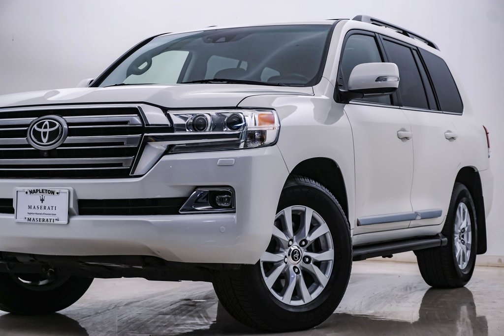 2017 Toyota Land Cruiser SUV 2