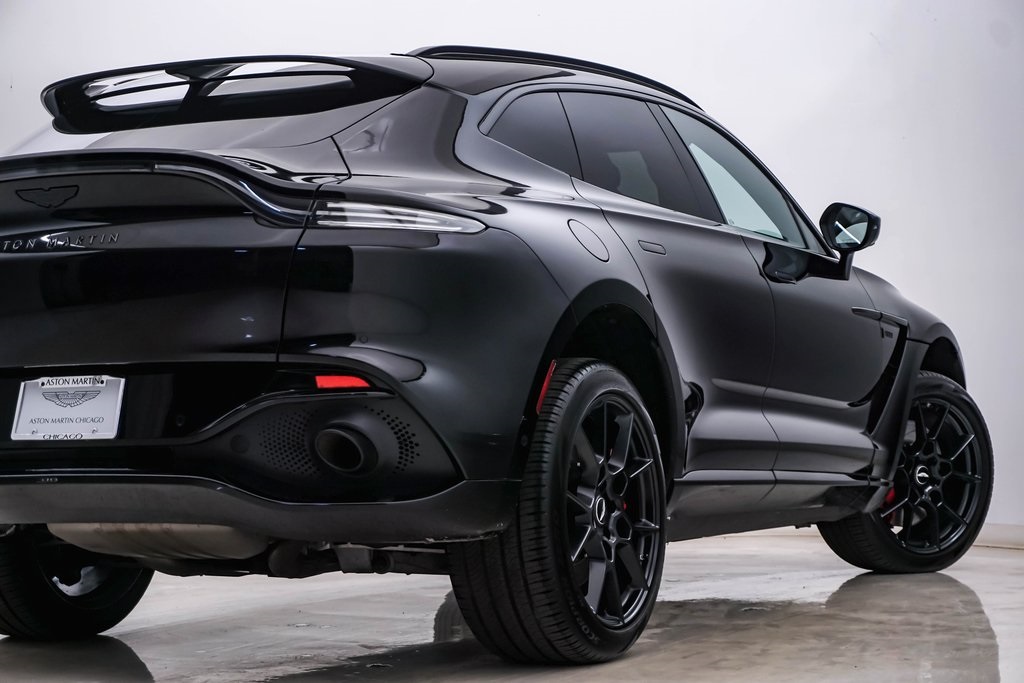 2021 Aston Martin DBX Carbon 11