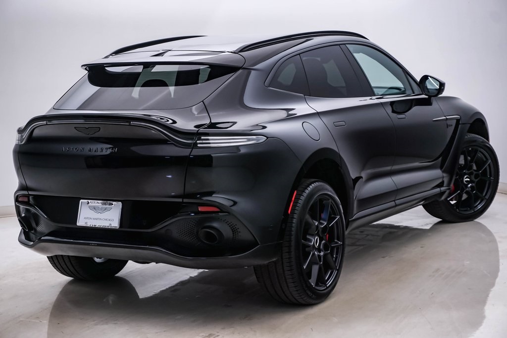 2021 Aston Martin DBX Carbon 12