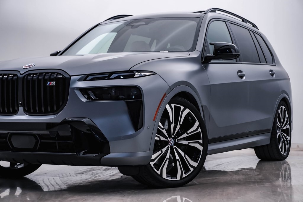 2023 BMW X7 M60i 2