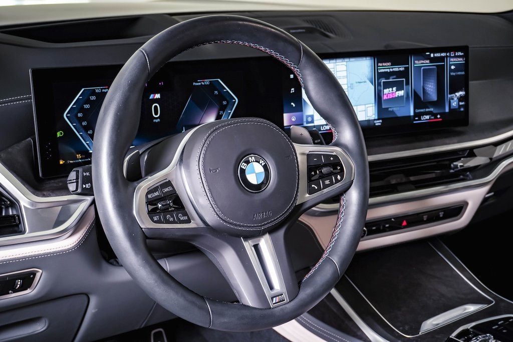 2023 BMW X7 M60i 21