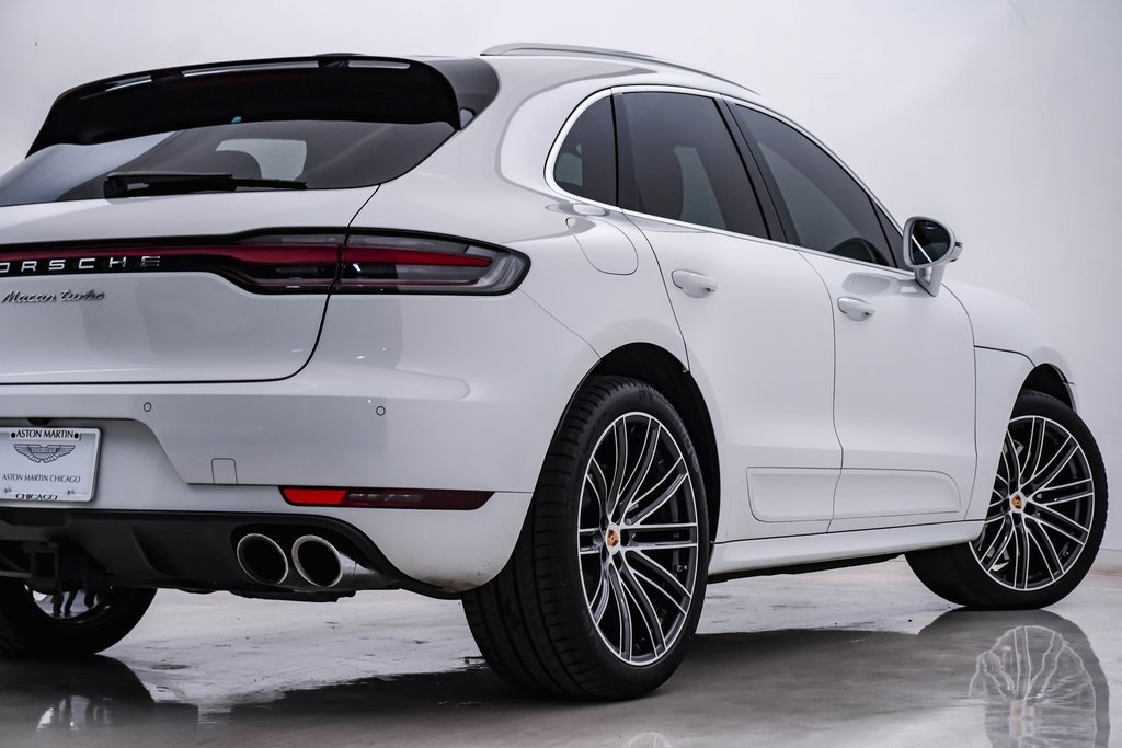 2021 Porsche Macan Turbo 9