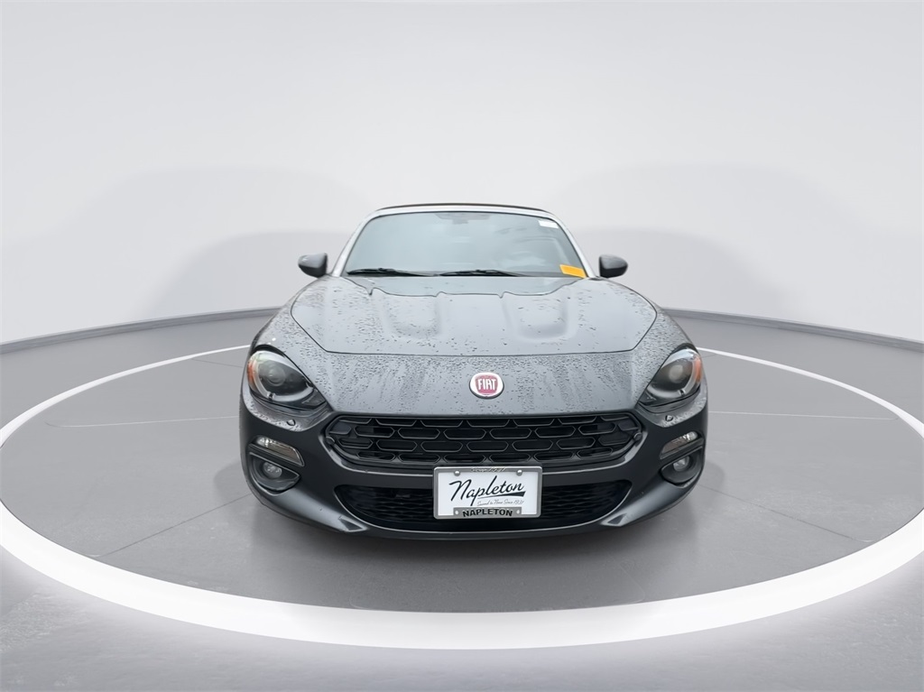 2017 Fiat 124 Spider Lusso 3