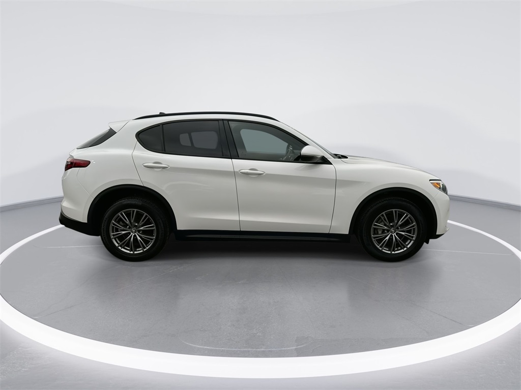 2022 Alfa Romeo Stelvio Sprint 7